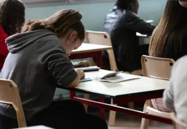 Cours de soutien pendant les vacances d’hiver : voici les catégories d’élèves concernées