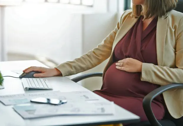 Bonne nouvelle pour les femmes actives : vers la prolongation du congé de maternité en 2025