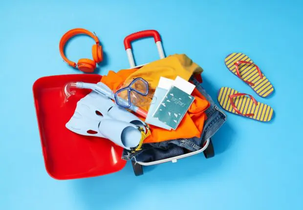 Voyager léger en avion : voici comment éviter les frais d’excédent de bagages en 2025