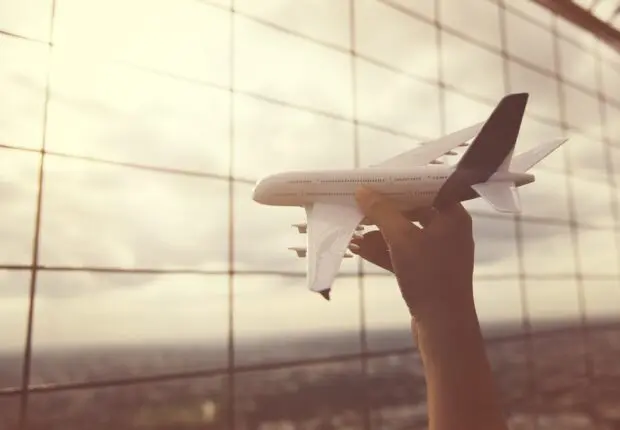 Fin d&rsquo;année 2024 : voici le meilleur jour pour payer moins cher son vol France – Algérie