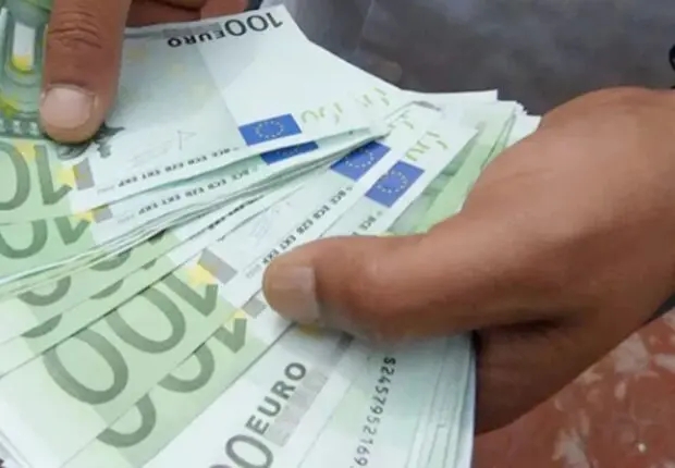 Plafond de 7500€ / an pour l&rsquo;exportation de devises en espèces : Faïd dévoile de nouveaux détails