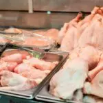 Dégringolade des prix du poulet en Algérie : la filière avicole avance sur une ligne de crête !