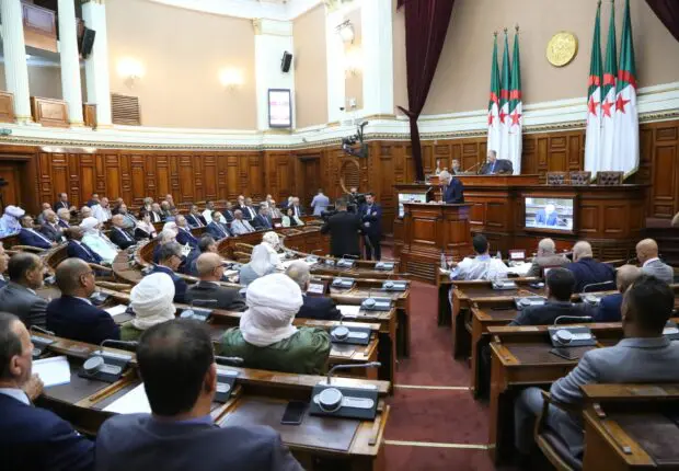 Le Conseil de la Nation suspend ses relations avec le Sénat français