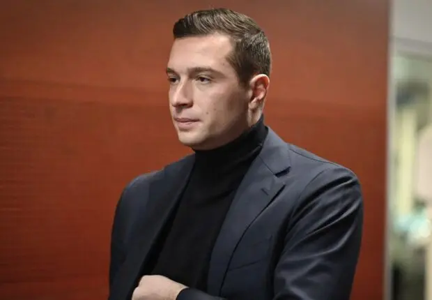 Jordan Bardella : «Macron est fort et dur avec Poutine, docile et faible avec Tebboune»