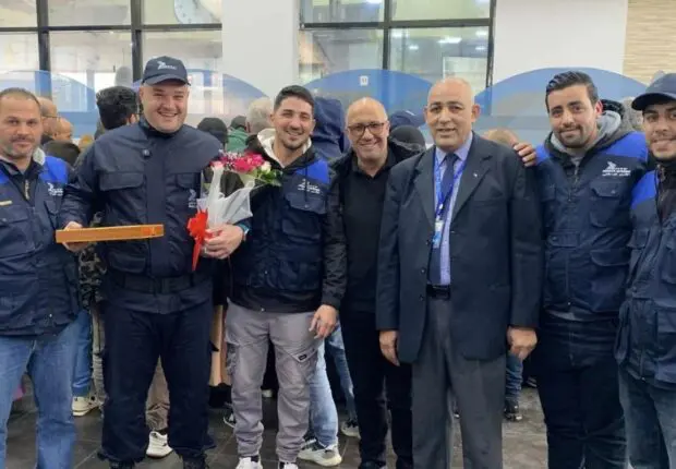 Il restitue 470 millions à une mère désespérée : le geste héroïque d’un agent de la SNTF