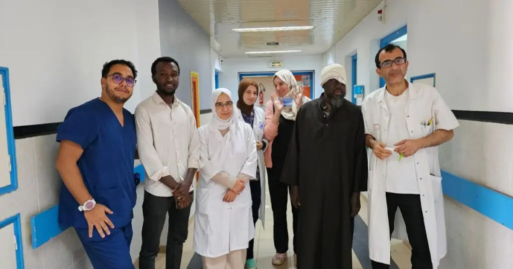 Prouesse médicale à Oran : Une tumeur géante s’étendant du cerveau à la mâchoire retirée avec succès