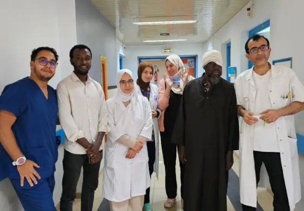 Prouesse médicale à Oran : Une tumeur géante s’étendant du cerveau à la mâchoire retirée avec succès