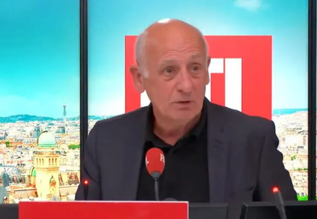 Jean-Michel Aphatie mis en retrait après avoir osé évoquer les crimes coloniaux français
