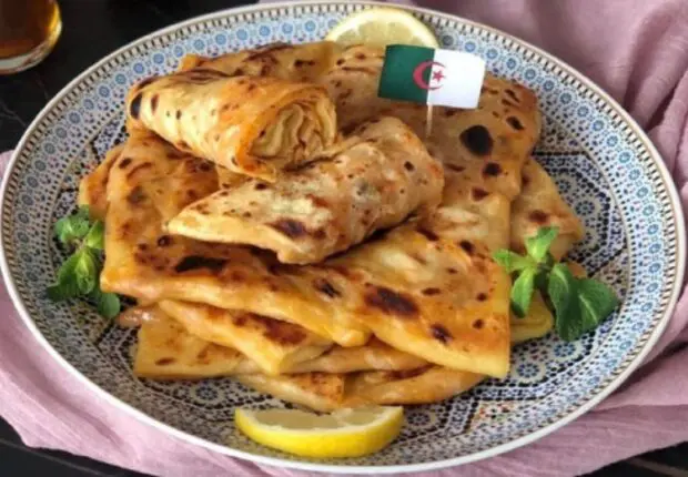 TasteAtlas dévoile son classement : la Mahdjouba parmi les meilleures spécialités de pain en 2025