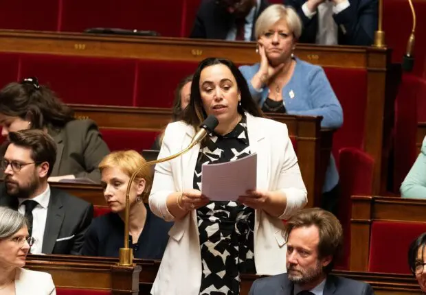 Sabrina Sebaihi, députée d’origine algérienne, visée par des menaces de mort en France