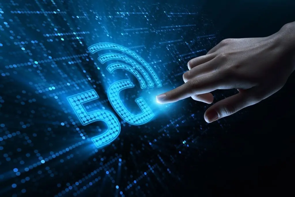 Zerrouki dévoile la feuille de route de la 5G et les avancées du service universel