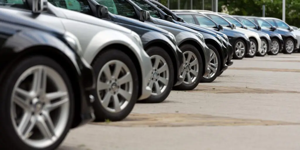 Automobile : 13 géants mondiaux en négociation pour s’implanter en Algérie