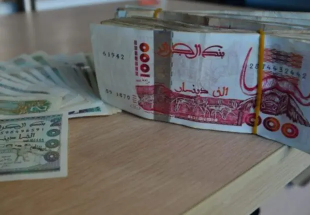 Transfert d’argent en Algérie : une nouvelle loi qui sème la confusion