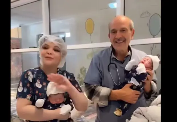 Double miracle en Algérie : Des jumelles épousent des jumeaux et deviennent parents le même jour !