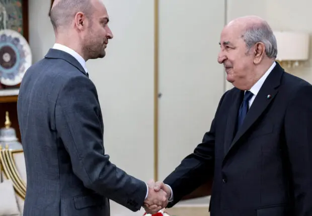 Derrière les poignées de main, où en est vraiment le tandem France-Algérie ?