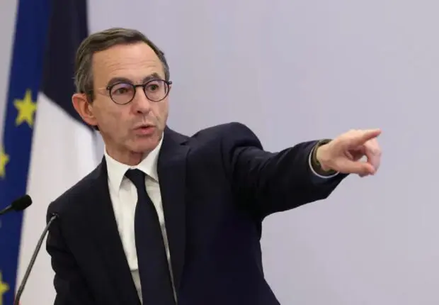 Accès à la nationalité française : Bruno Retailleau durcit ses conditions