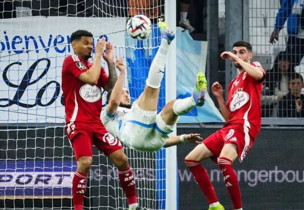 Auteur d’un triplé dont un but magistral : la soirée légendaire de Gouiri au Vélodrome