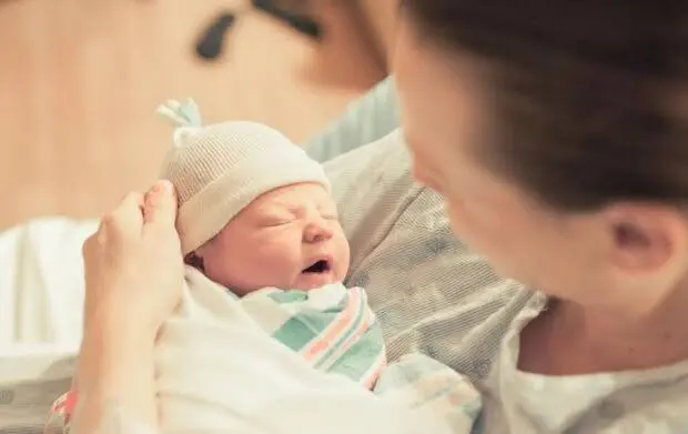 Prolongation du congé de maternité : voici les nouveaux détails annoncés par le ministre du Travail