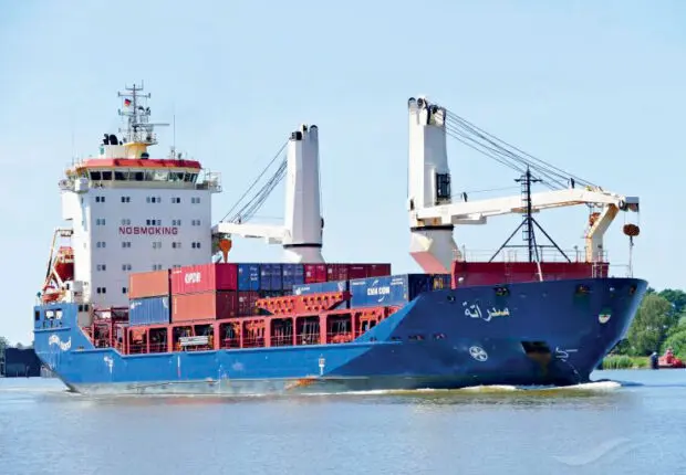 Deux navires algériens reprennent la mer : le fret maritime national relancé