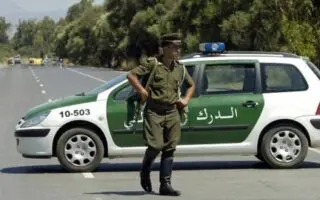 Ce geste banal en voiture peut vous coûter 10 000 dinars