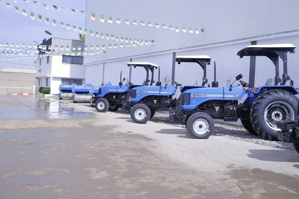 Algérie : lancement du premier tracteur agricole 4×4 fabriqué localement à Sidi Bel-Abbès