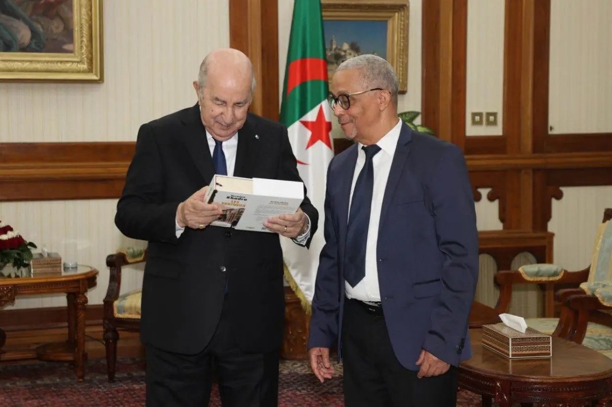 Après son sacre littéraire en Espagne, Yasmina Khadra reçu par Tebboune