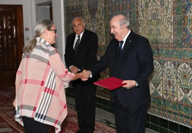 Tebboune accrédite trois nouveaux ambassadeurs à Alger