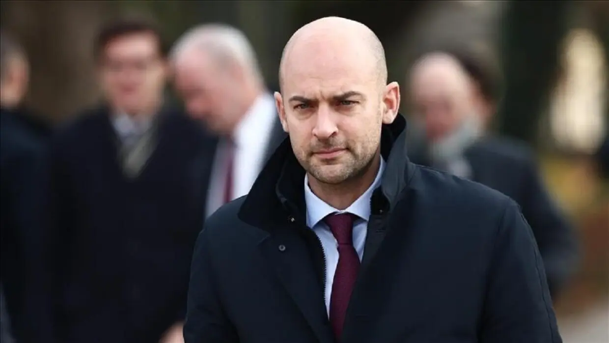 Tensions Algérie – France : Paris menace d’une riposte ferme après l’expulsion de ses diplomates