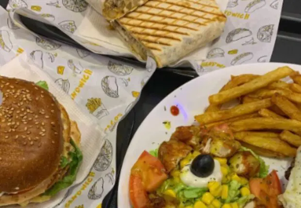 Fast-foods en Algérie : La direction du Commerce retire cet aliment des menus