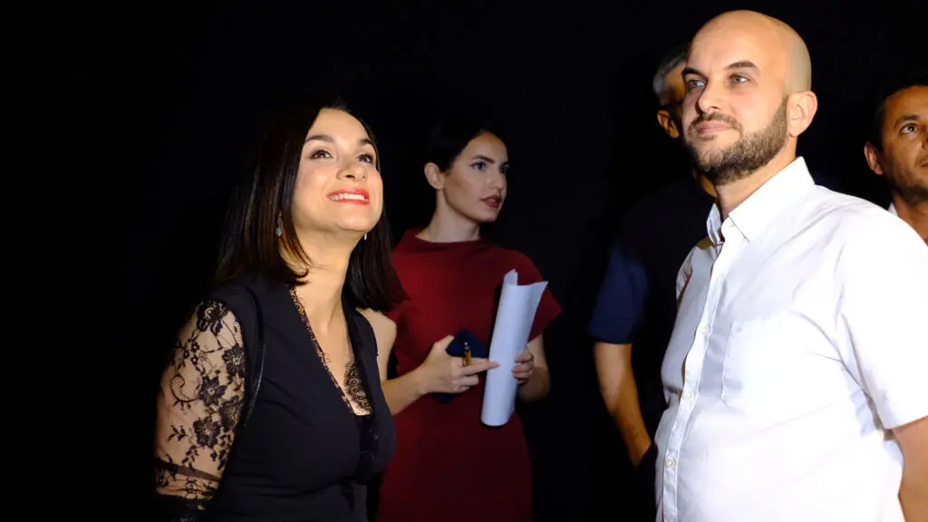 Adila Bendimerad et Damien Ounouri dévoilent El Zahia, un film sur la naissance du théâtre algérien