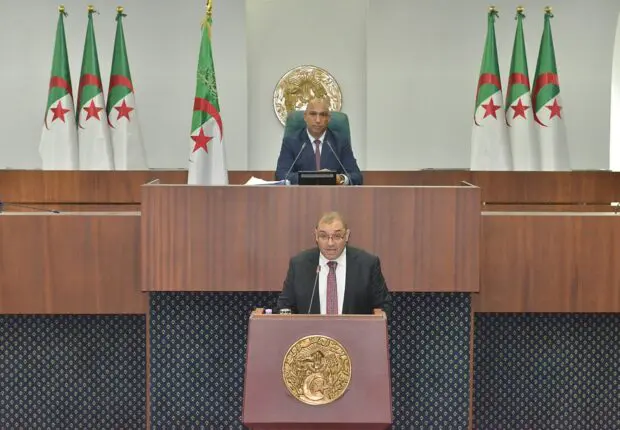 Fin de l’anonymat pour les criminels : l’annonce du ministre de la Justice fait réagir [vidéo]