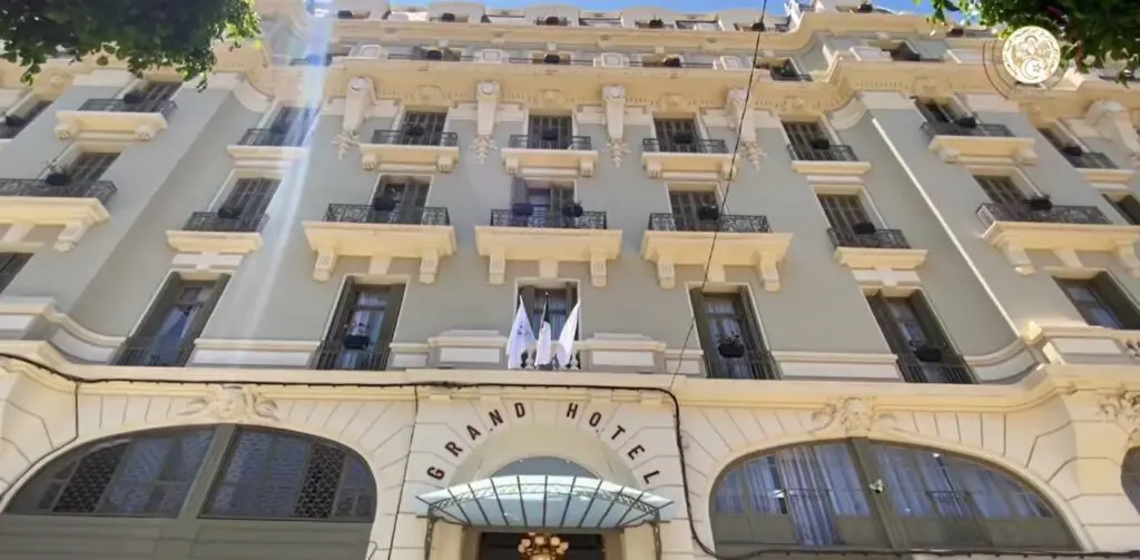 Oran : Le Grand Hôtel retrouve son éclat d’antan après un siècle d’histoire
