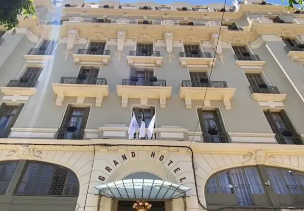Oran : Le Grand Hôtel retrouve son éclat d’antan après un siècle d’histoire