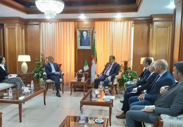 Le géant mondial AXIAN lorgne l’Algérie pour ses projets d’énergie solaire