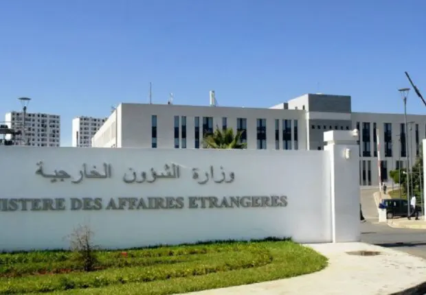 Obligation de visa pour les diplomates : l’Algérie répondra à la France par une application stricte