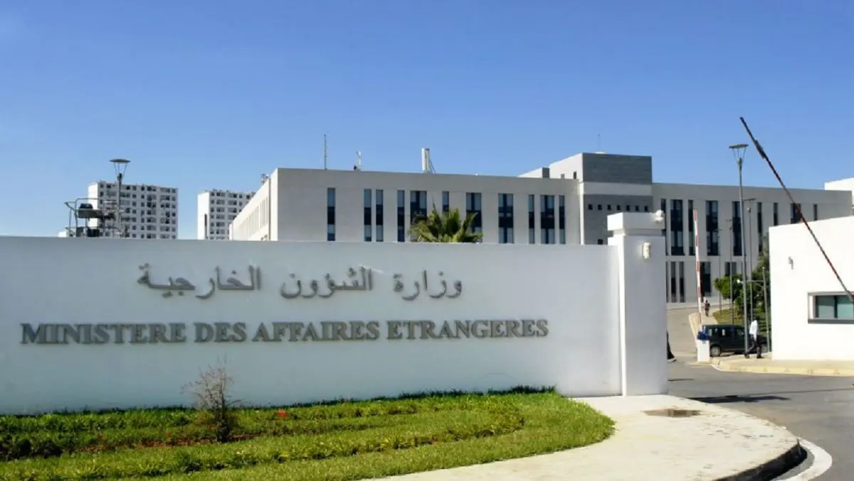 Obligation de visa pour les diplomates : l’Algérie répondra à la France par une application stricte