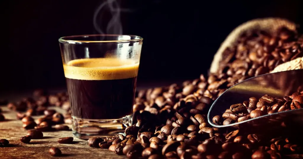 Spéculation sur le café : l’État lance la distribution directe à prix encadré dans 6 wilayas