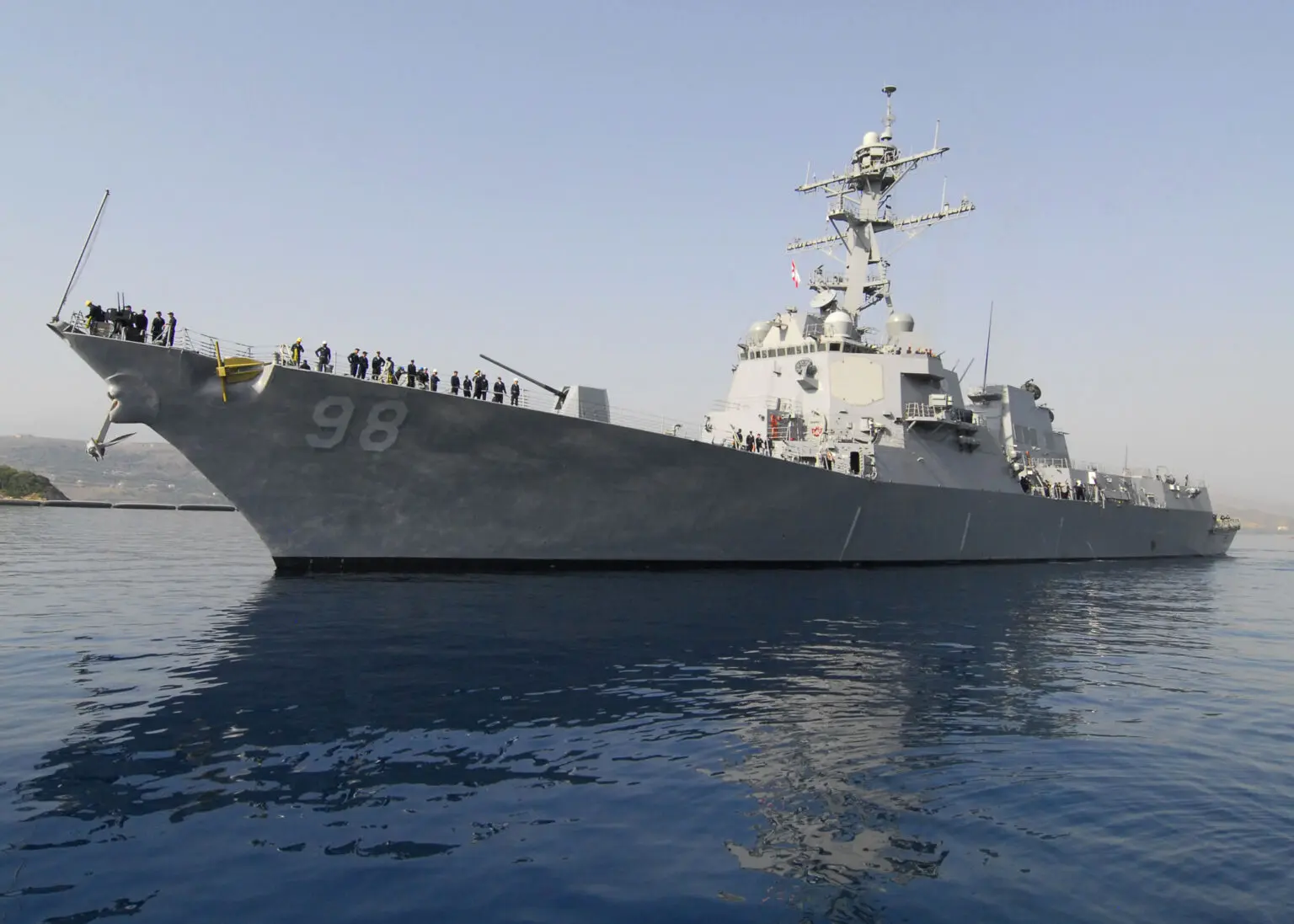 Coopération militaire : l’Algérie accueille la destroyer américaine USS Forrest Sherman