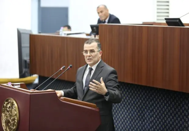 Congé maternité et salaires : ce qu’a annoncé le ministre du Travail