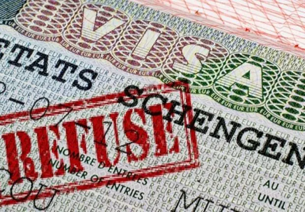 Les refus de visas Schengen coûtent cher aux Algériens : 15,7 millions d’euros perdus en 2024