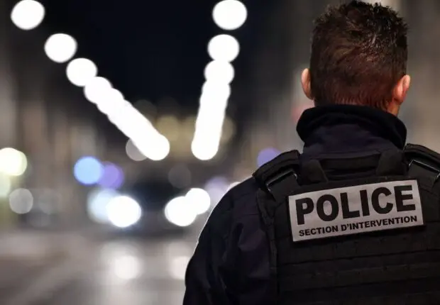 « J&rsquo;avais peur d’être jeté dans la Seine » : un étudiant algérien agressé par la Police en France