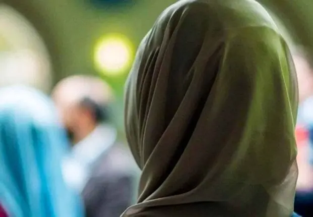 Son hijab arraché, une femme agressée par une vingtaine de personnes en France