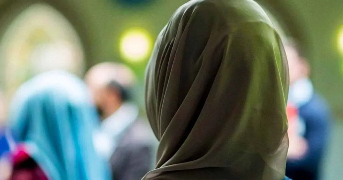 Son hijab arraché, une femme agressée par une vingtaine de personnes en France
