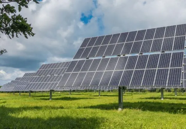 Panneaux solaires en Algérie : Investir dans le solaire, quel coût et quelle rentabilité en 2025 ?
