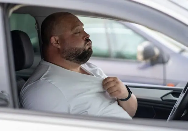 Conduire sous la canicule : 10 réflexes essentiels pour rouler en toute sécurité