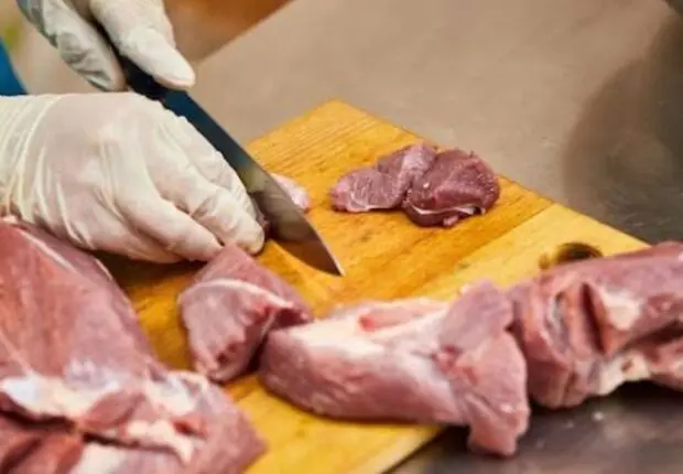 Aïd El-Adha : l’APOCE alerte sur les dangers liés à la conservation et la préparation de la viande