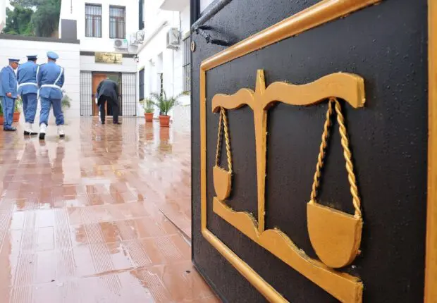 Des employés d’une APC à Alger condamnés pour trafic de documents administratifs