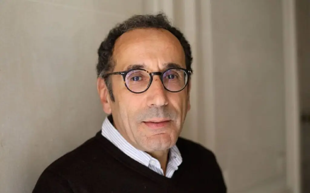 « Il faudra changer de prénom » : pendant 20 ans de travail en France, Mohamed a été… Antoine