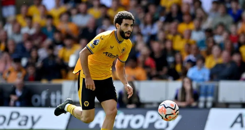 Machester City passe à l’offensif pour Aït-Nouri