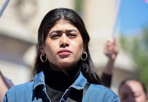 Rima Hassan s’inspire de Larbi Ben M’hidi pour briser le blocus israélien sur Gaza